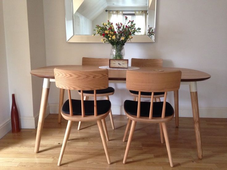 Table ovale style scandinave