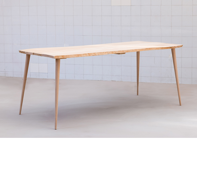 Table scandinave design