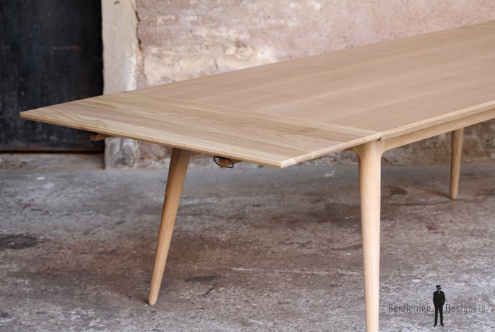 Table scandinave bois clair