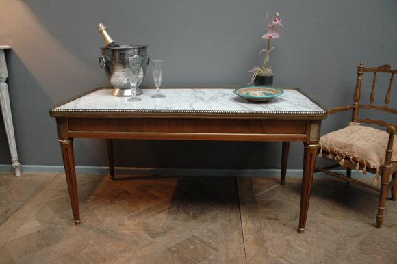Table basse style louis xv dessus marbre