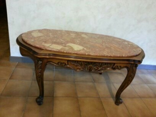 Table basse ovale dessus marbre