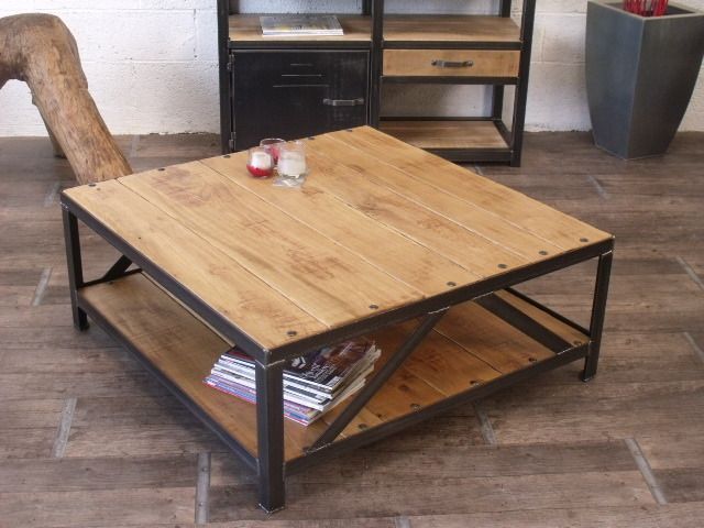 Table basse artisanale en bois