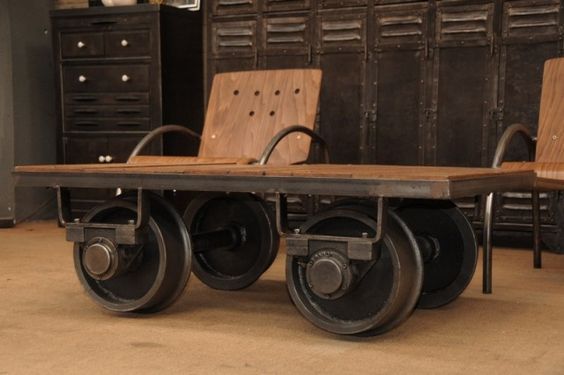 Table basse industrielle wagonnet