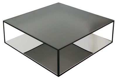 Table basse en verre rayée