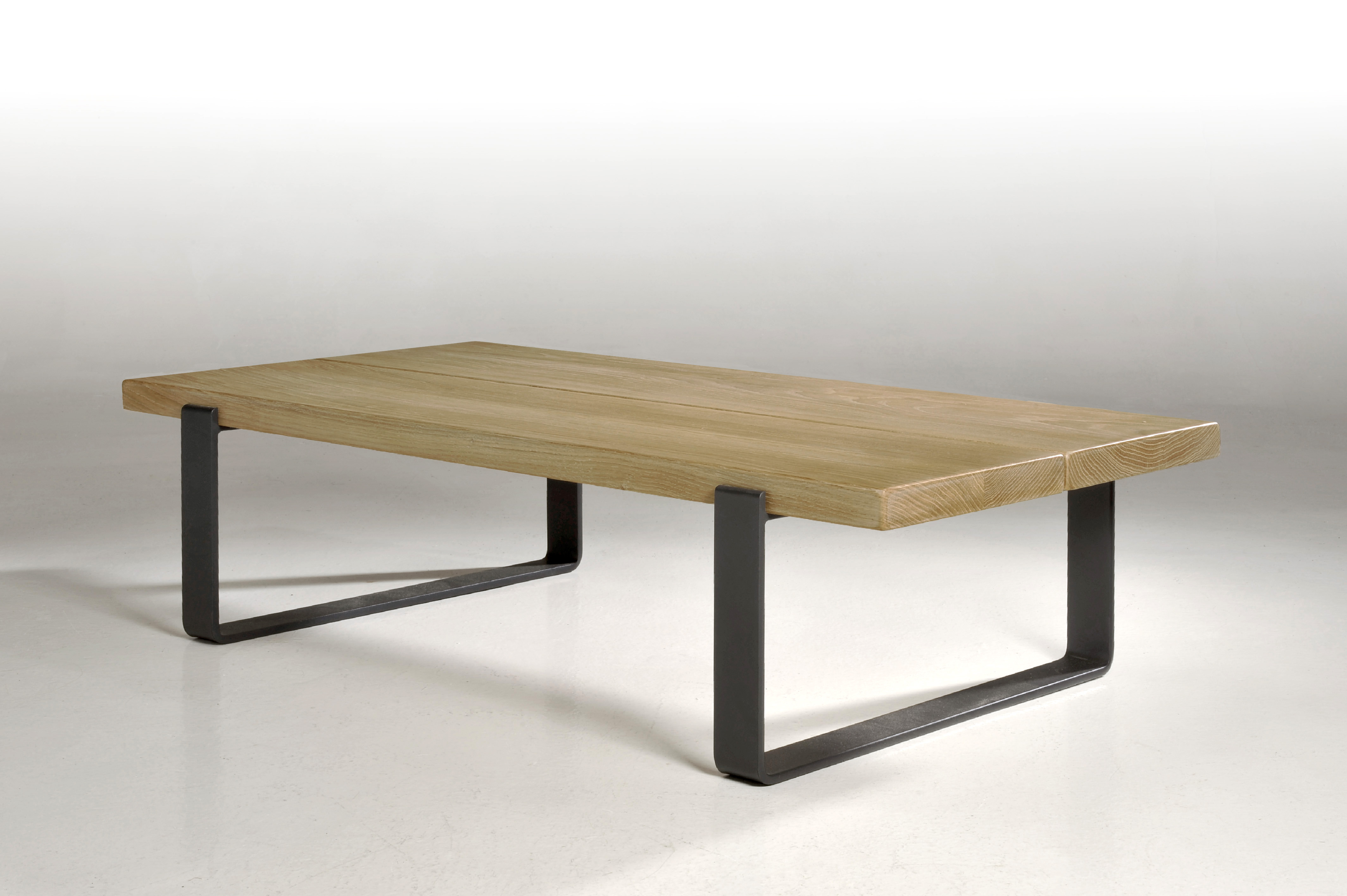 Table basse en fer et bois