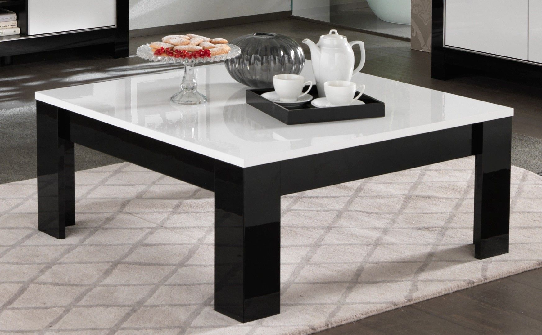 Table basse design laque blanc et noir