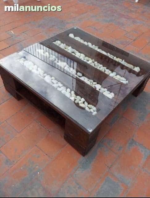 Table basse avec des palettes en bois