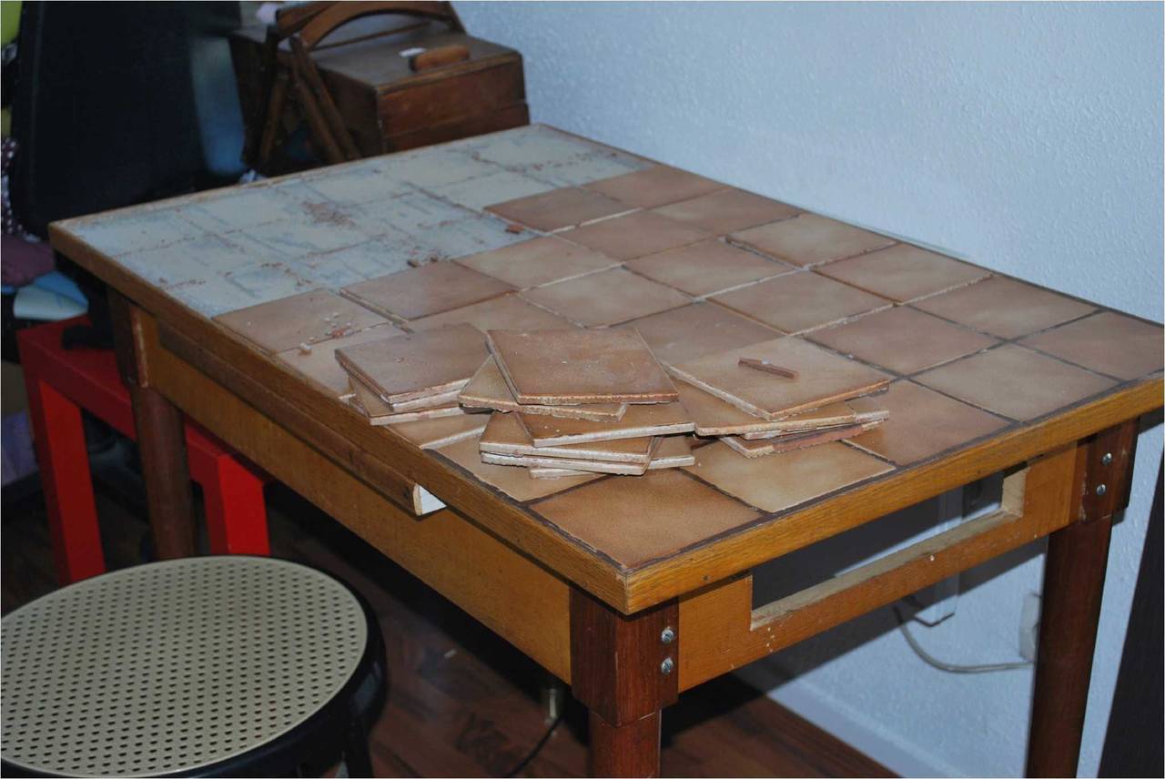 Renover une table basse en bois et carrelage