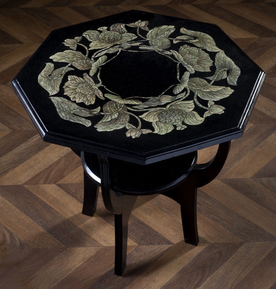 Table basse design lotus