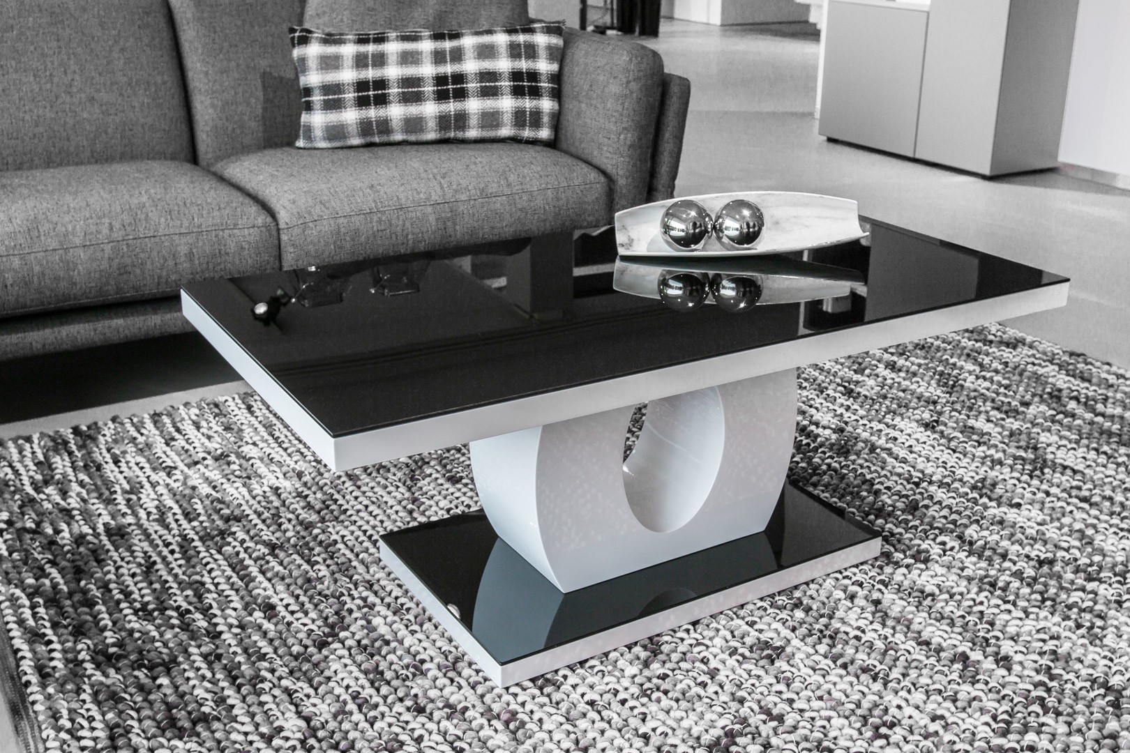 Table basse design noir et blanc laqué