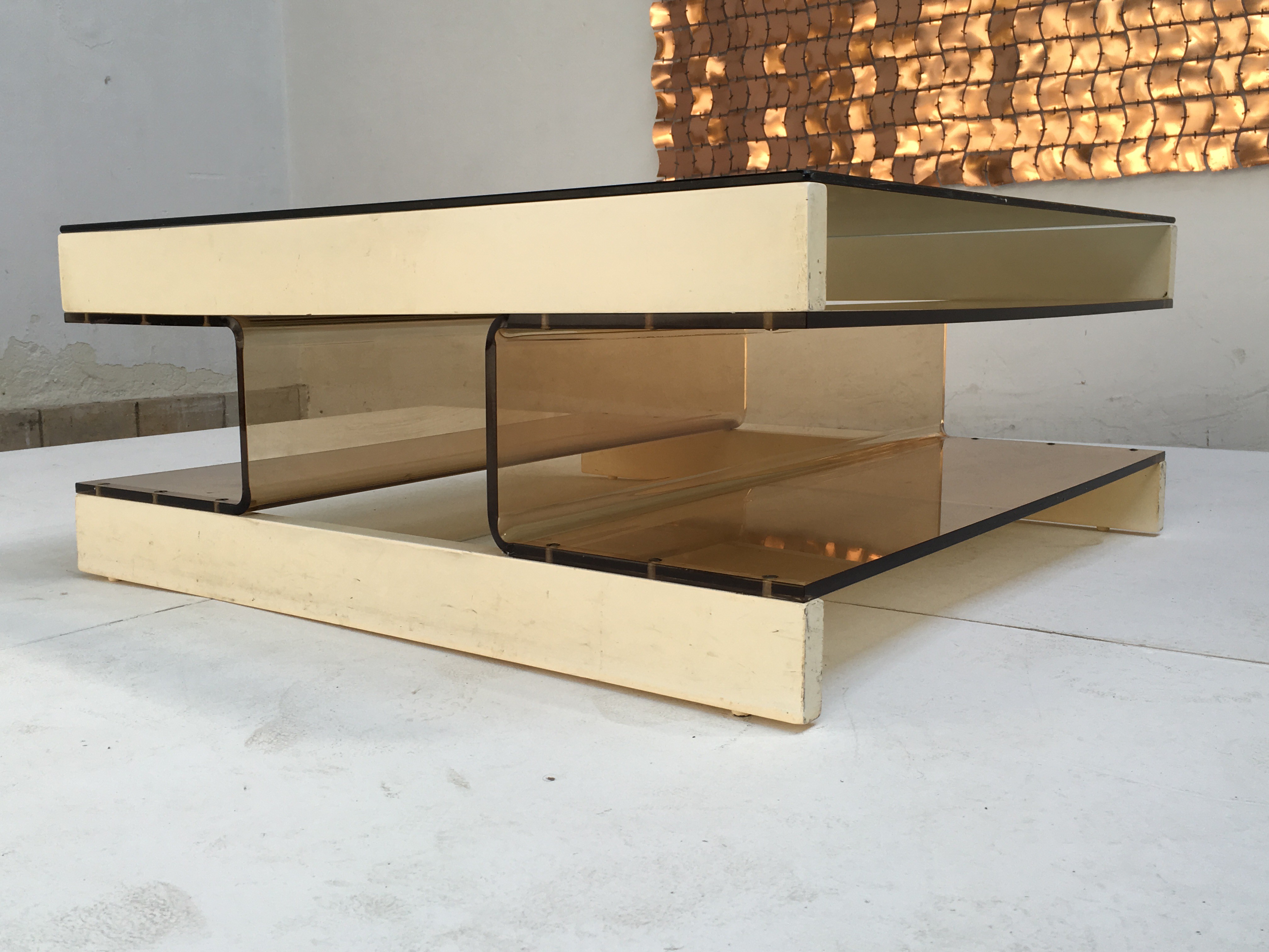Table basse design plexiglas