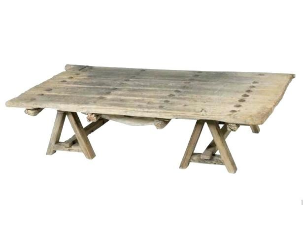 Petite table basse en bois exterieure