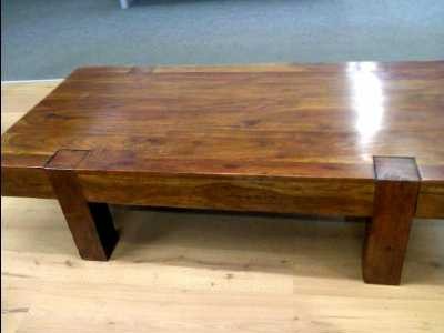 Table basse carrée bois et chiffon