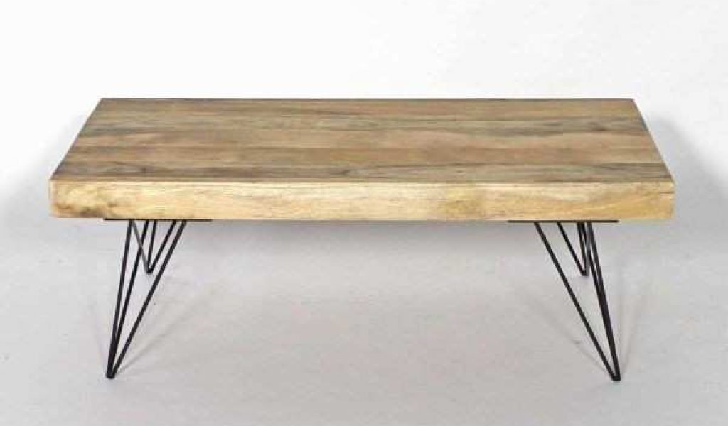 Nettoyer une table basse en bois