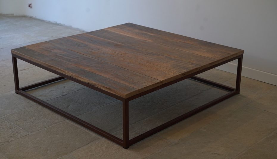 Table basse carré bois et chiffon
